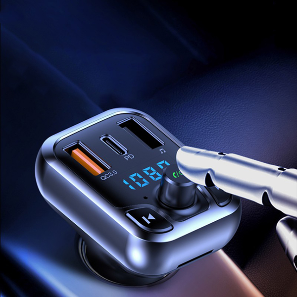 Auto punjač KONFULON MP3 FM Radio JK71 PD 20W  crni